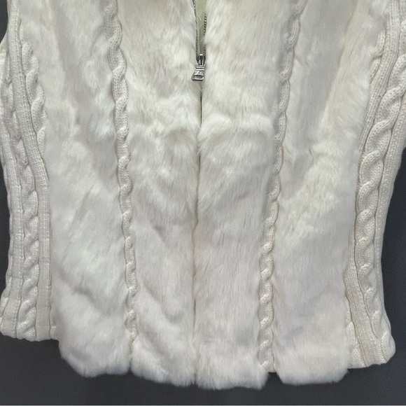 GEUSS faux fur and chunky braid knit zip up vest - Picture 9 of 13